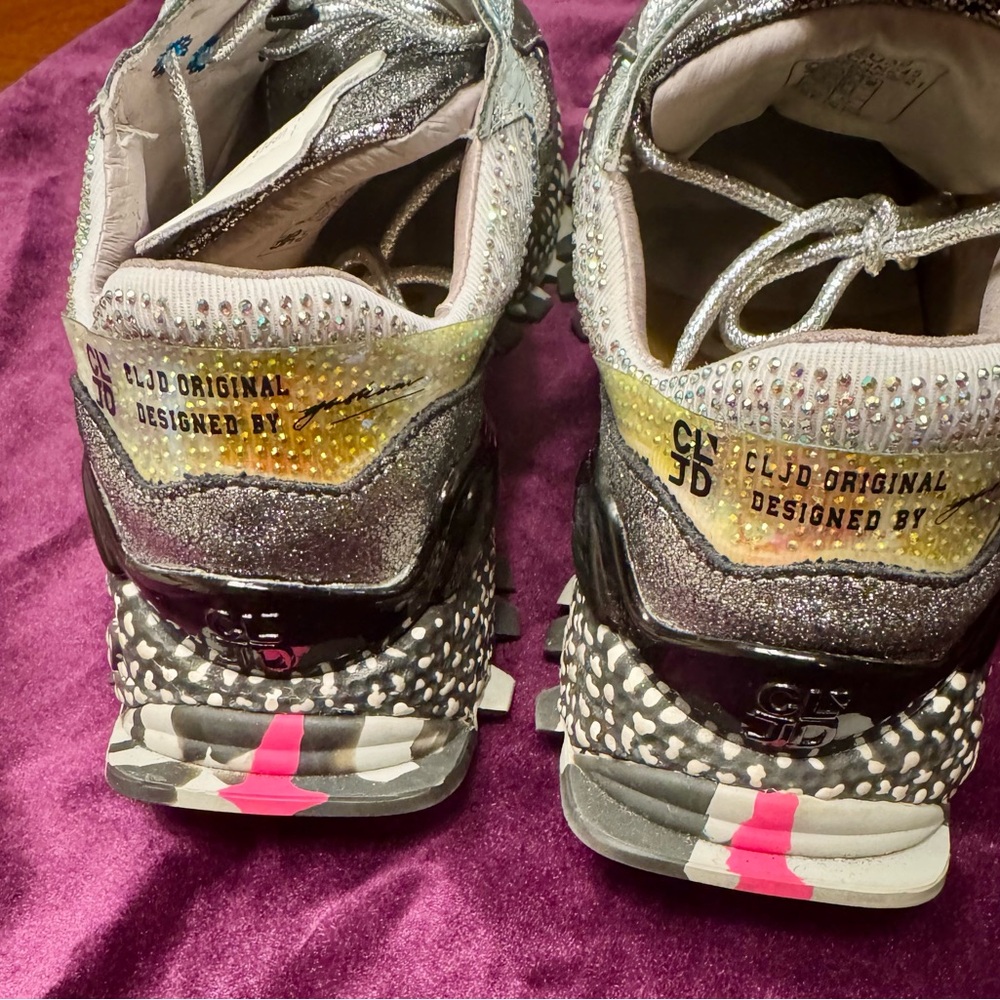 Stylish Silver Glitter Sneakers - Picture 4 of 7